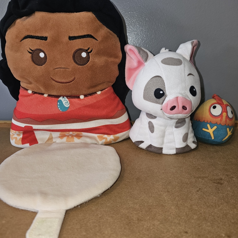 Disney Moana and Friends Plush Set - Red, White, Black